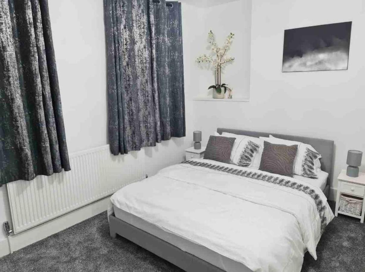 Villa L A Place Croydon, London Norwood Exterior foto