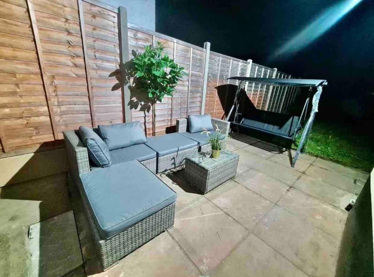 Villa L A Place Croydon, London Norwood Exterior foto