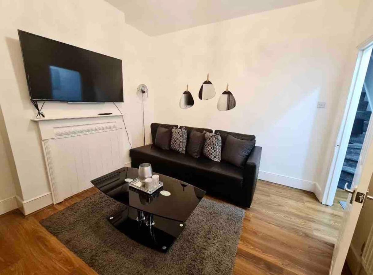 Villa L A Place Croydon, London Norwood Exterior foto